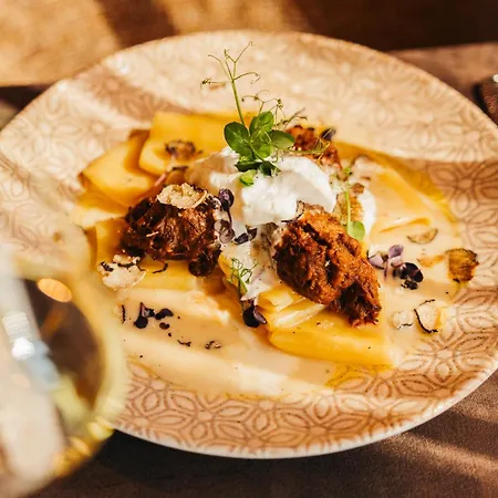 Beppo Restaurant Hotel