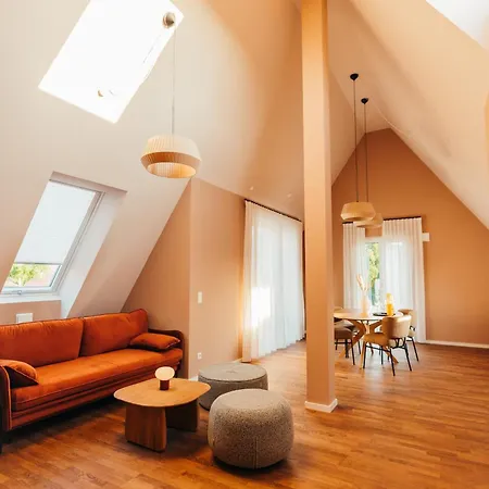 Beppo Restaurant Hotel *