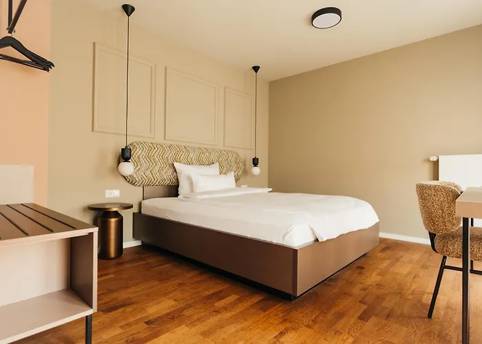 Beppo Restaurant Hotell